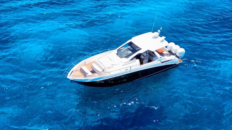 Luxury Yachts 14 Azimut 42 ft 1