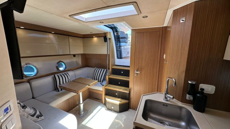Luxury Yachts 42 Azimut Atlantis 50 ft 2017 5