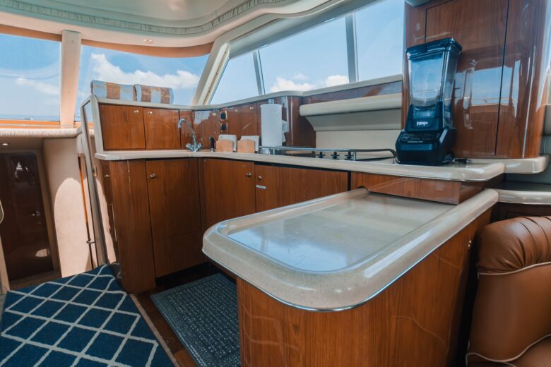 Luxury Yachts 52 IMG 5014